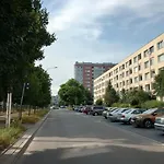 Apartment Saska Kepa! 3 Pokojowy Prywatny Apartament, Bezplatny Parking, Wifi, Centrum I Stadion 15min - Self Check In *