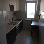 Saska Kepa! 3 Pokojowy Prywatny Apartament, Bezplatny Parking, Wifi, Centrum I Stadion 15min - Self Check In * Warschau