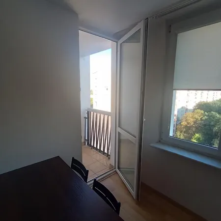 Saska Kepa! 3 Pokojowy Prywatny Apartament, Bezplatny Parking, Wifi, Centrum I Stadion 15min - Self Check In Apartment