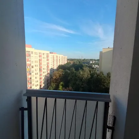 Saska Kepa! 3 Pokojowy Prywatny Apartament, Bezplatny Parking, Wifi, Centrum I Stadion 15min - Self Check In Apartment