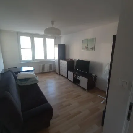 Saska Kepa! 3 Pokojowy Prywatny Apartament, Bezplatny Parking, Wifi, Centrum I Stadion 15min - Self Check In