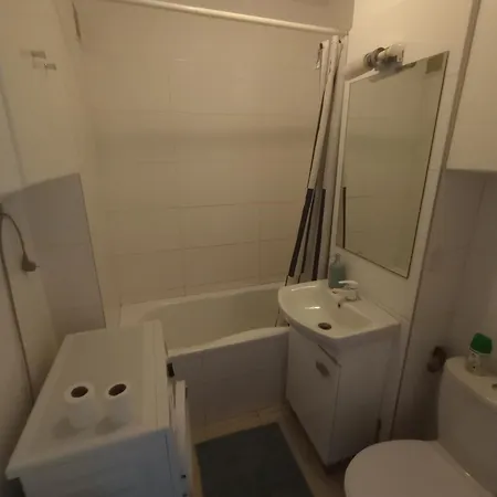 Saska Kepa! 3 Pokojowy Prywatny Apartament, Bezplatny Parking, Wifi, Centrum I Stadion 15min - Self Check In Appartement *