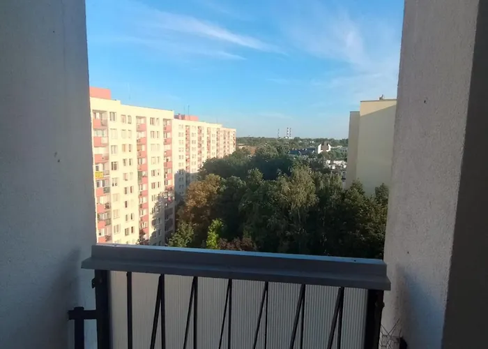 Saska Kepa! 3 Pokojowy Prywatny Apartament, Bezplatny Parking, Wifi, Centrum I Stadion 15min - Self Check In Apartment