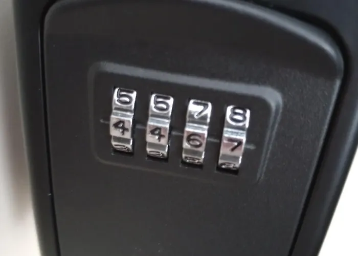 Saska Kepa! 3 Pokojowy Prywatny Apartament, Bezplatny Parking, Wifi, Centrum I Stadion 15min - Self Check In *