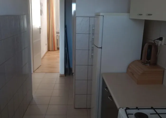 Saska Kepa! 3 Pokojowy Prywatny Apartament, Bezplatny Parking, Wifi, Centrum I Stadion 15min - Self Check In Warsaw